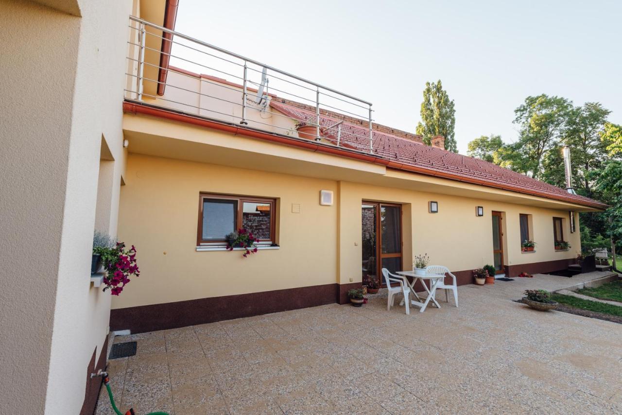 Apartman Pod Borovici Kovalovice Экстерьер фото